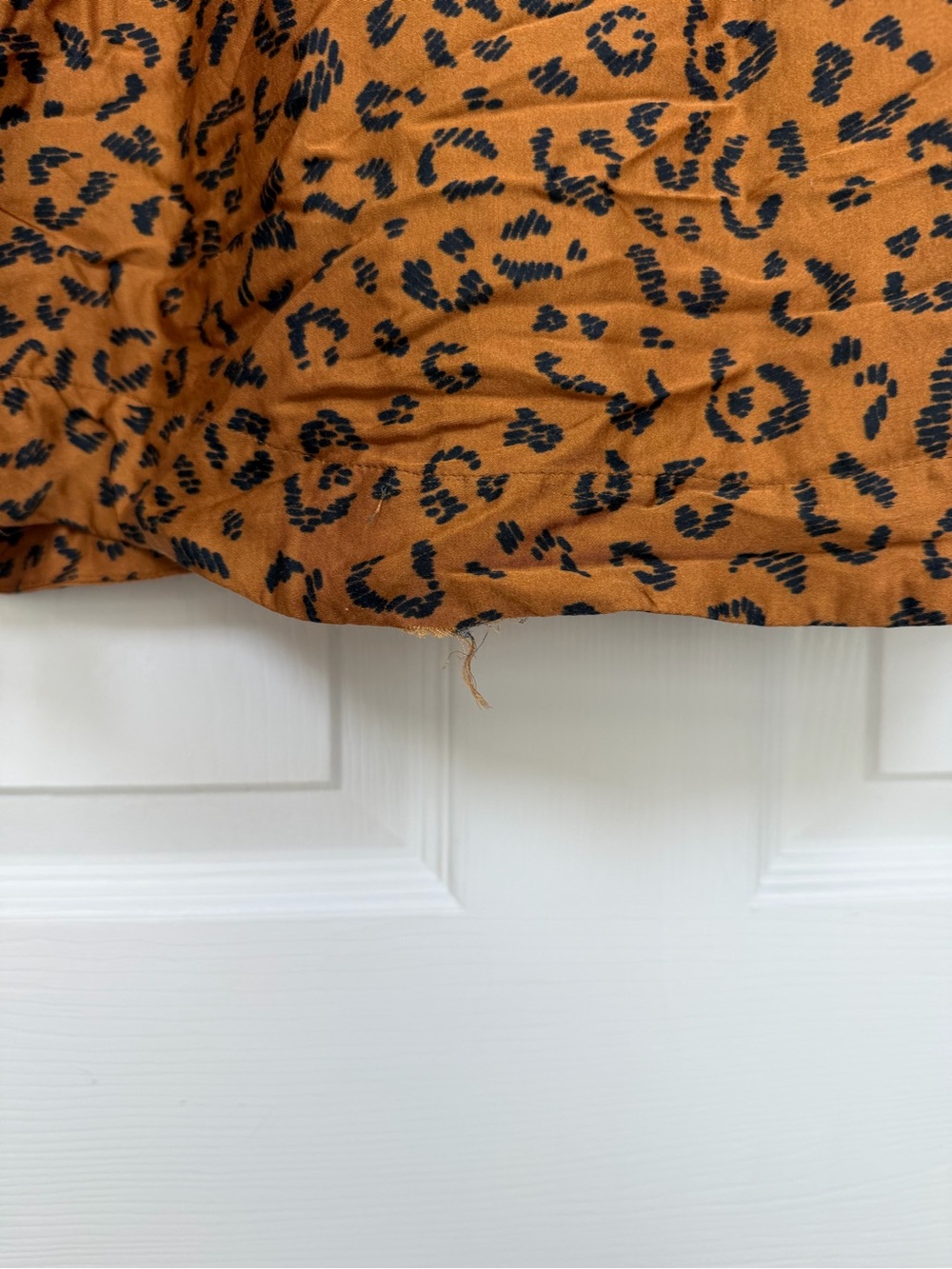 Farm Rio Size XS • Leopard Silky Midi Skirt. - Picture 6 of 8